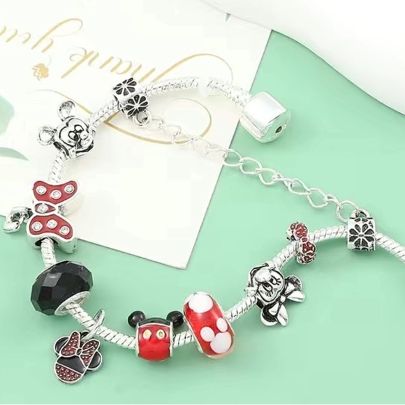 NWT Mickey Mouse Charm Bracelet - Picture 4 of 6